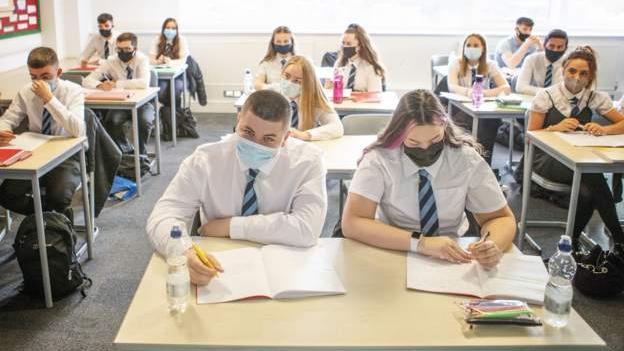 英国中学生感染新冠病毒的比例最高