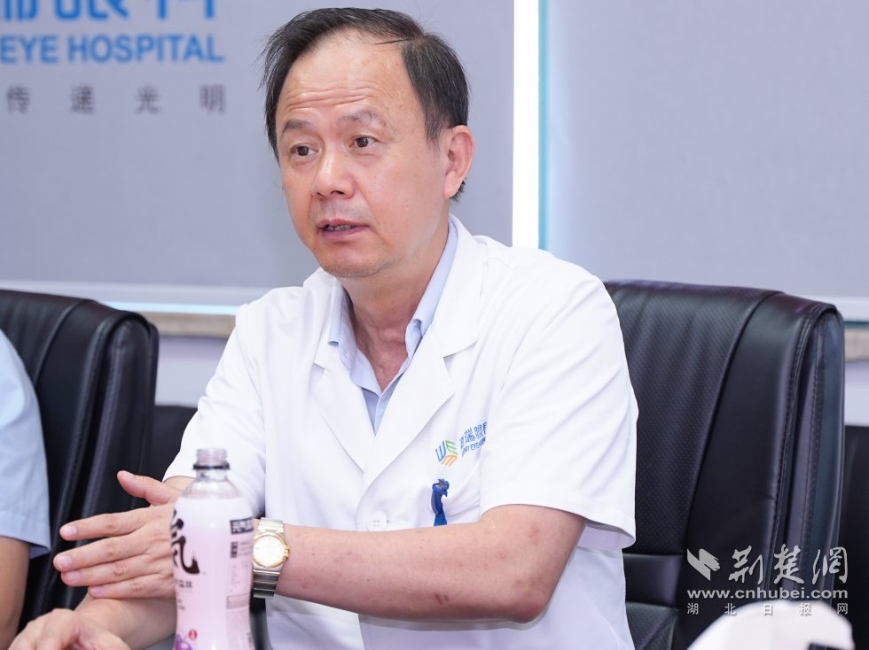 “医”心向党、踔厉奋进：武汉普瑞眼科医院举办2022年中国医师节系列活动