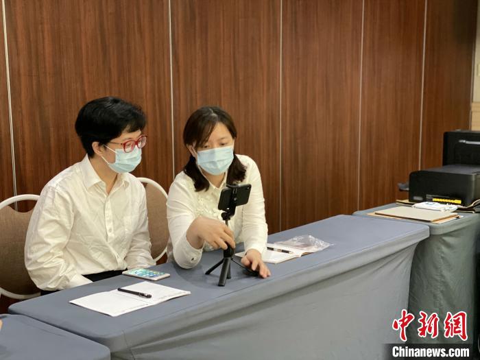 中国赴菲医学专家在线讲座 抗疫“功夫”操受热